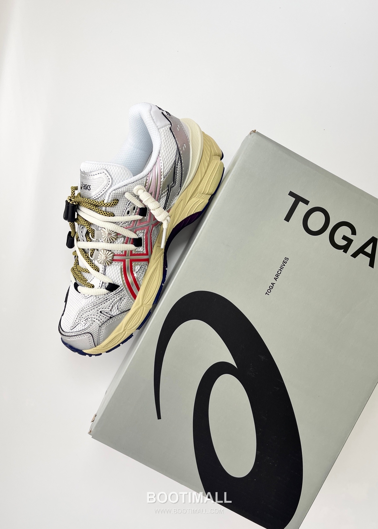 TOGA x ASICS Gel-Cumulus 16 Mesh Synthetic White Sneakers 토가 x 아식스 젤 큐뮬러스 16 메쉬 합성소재 화이트 스니커즈 3