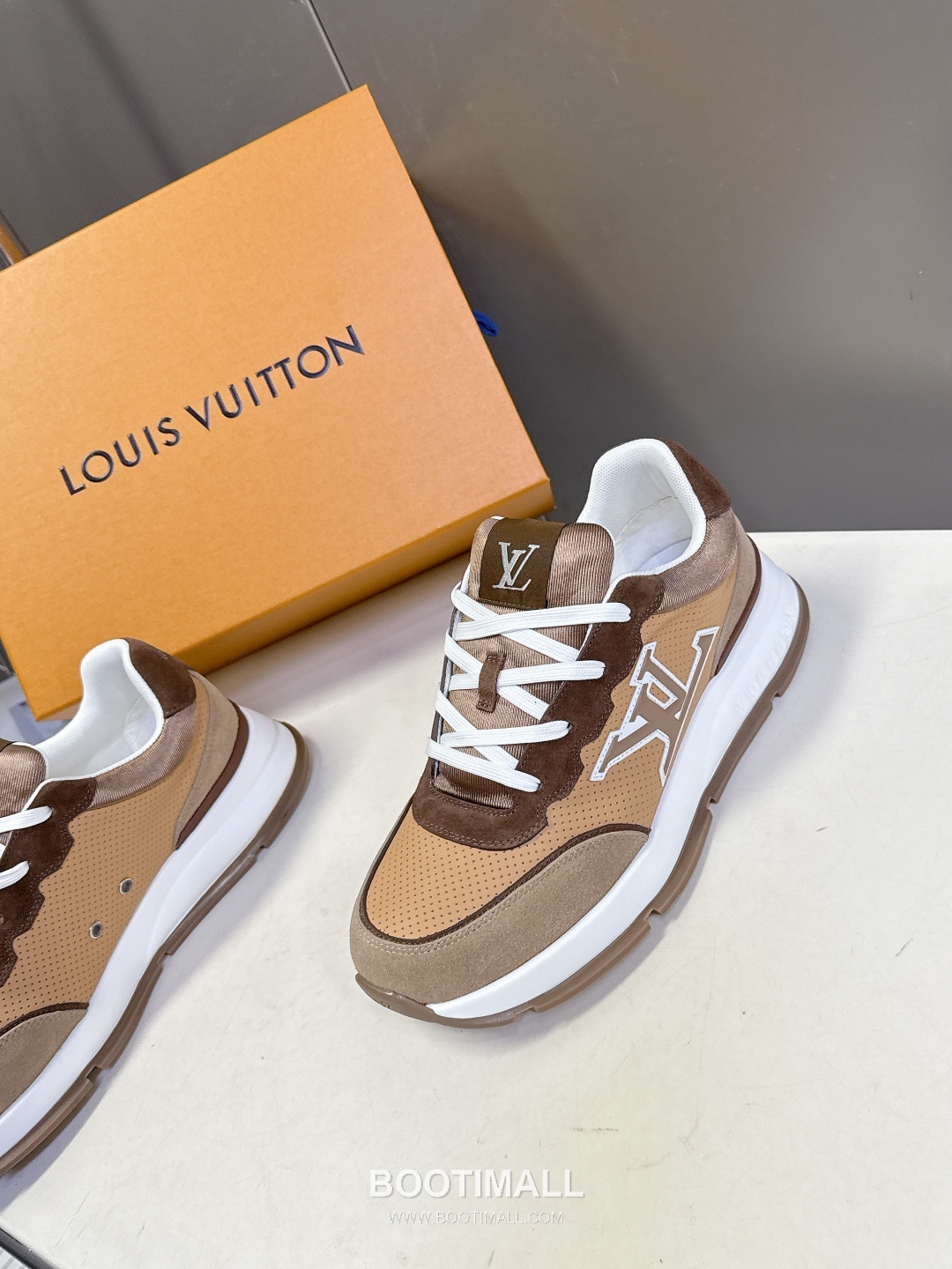 Louis Vuitton Retro Platform Sneaker Calfskin Mesh Sneakers 루이비통 레트로 플랫폼 스니커즈 송아지가죽 메쉬 3