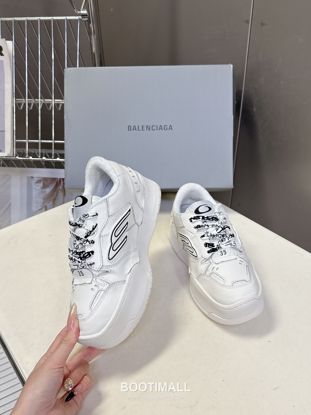 Balenciaga Hamptons Sneakers Leather Black 발렌시아가 햄프턴스 스니커즈 소가죽 블랙 4