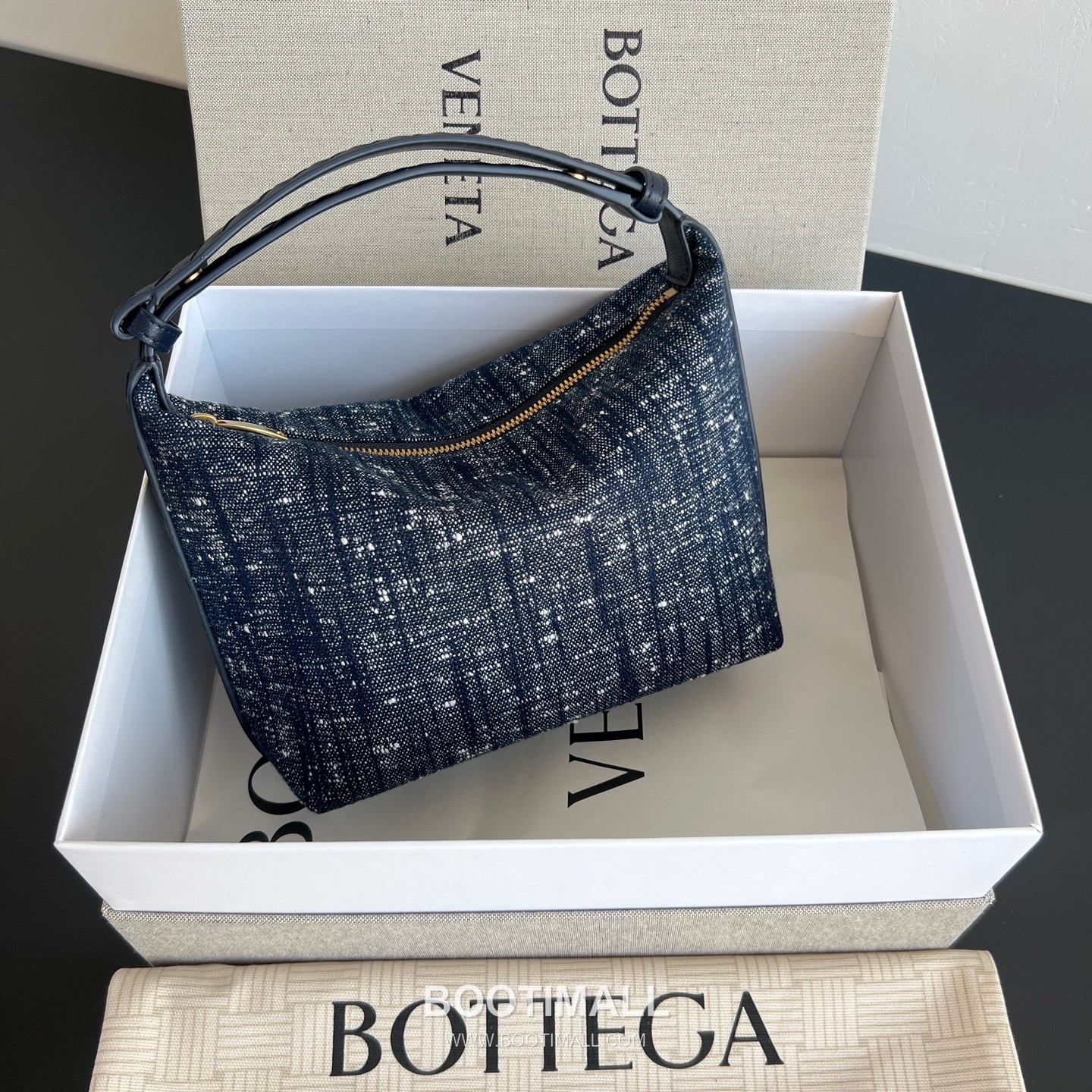 Bottega Veneta Wallace Bag Terry Denim, Woven Leather Blue Top Handle Bag 보테가 베네타 월리스 백 테리 데님, 위빙 레더 블루 탑핸들백 20cm 3