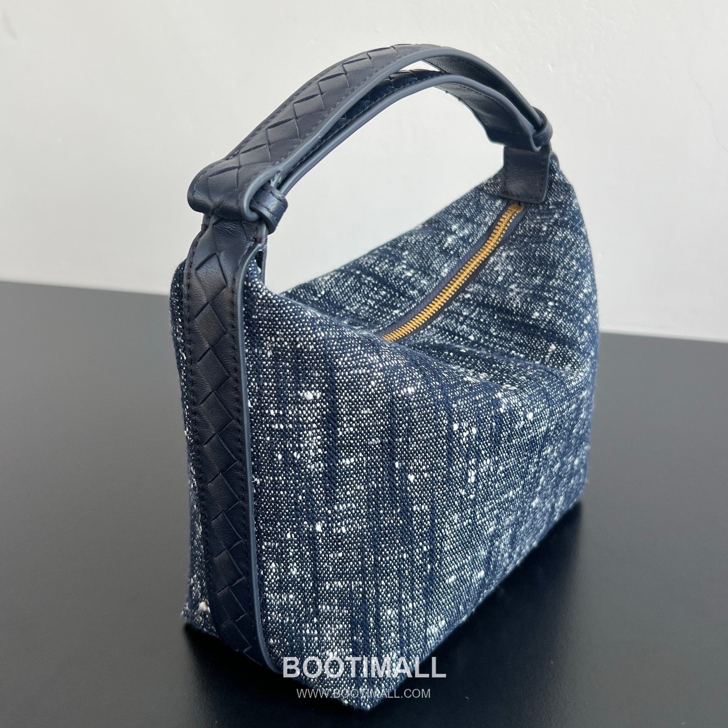 Bottega Veneta Wallace Bag Terry Denim, Woven Leather Blue Top Handle Bag 보테가 베네타 월리스 백 테리 데님, 위빙 레더 블루 탑핸들백 20cm 5