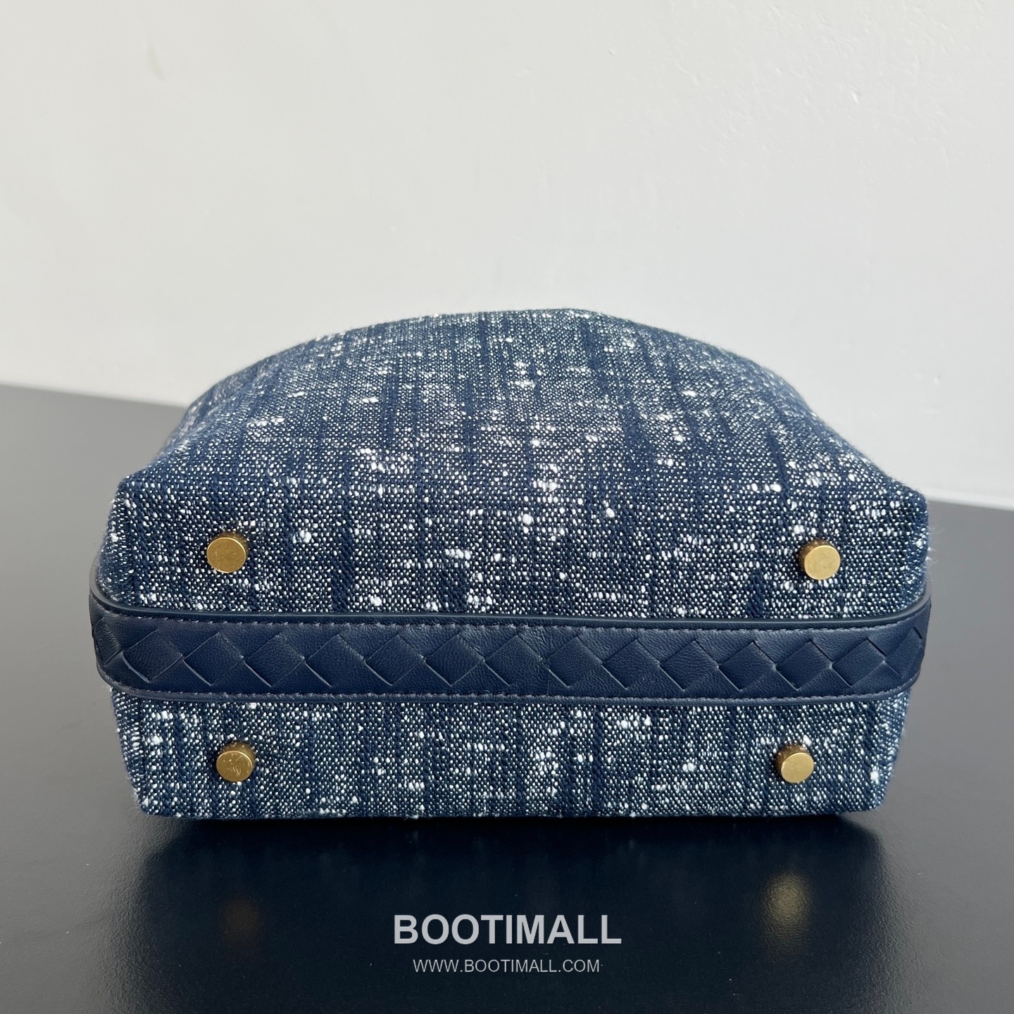 Bottega Veneta Wallace Bag Terry Denim, Woven Leather Blue Top Handle Bag 보테가 베네타 월리스 백 테리 데님, 위빙 레더 블루 탑핸들백 20cm 6