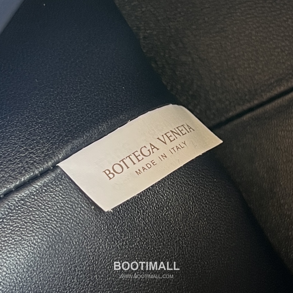 Bottega Veneta Wallace Bag Terry Denim, Woven Leather Blue Top Handle Bag 보테가 베네타 월리스 백 테리 데님, 위빙 레더 블루 탑핸들백 20cm 12