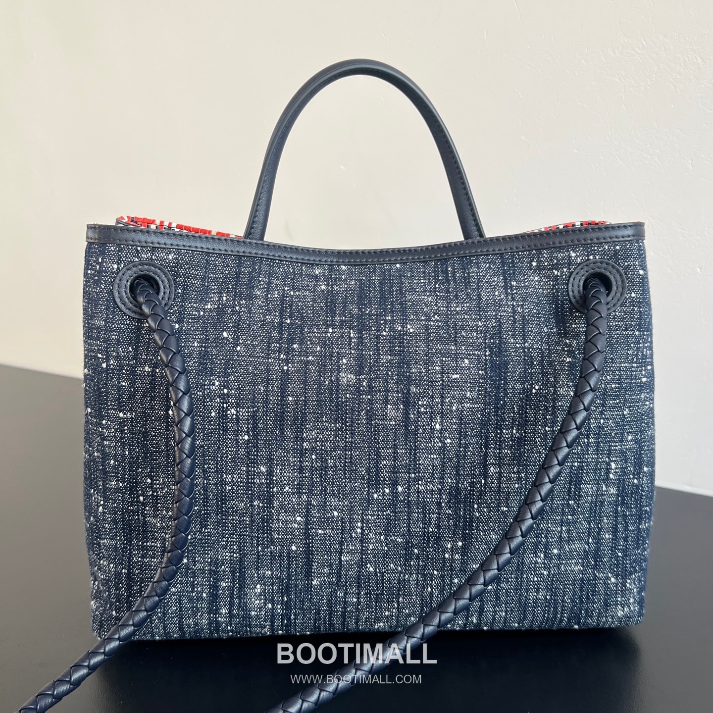 Bottega Veneta Andiamo Tote Terry Denim, Intrecciato Leather Blue Tote Bag 보테가 베네타 안디아모 토트 테리 데님, 인트레치아토 가죽 블루 토트백 35cm 8