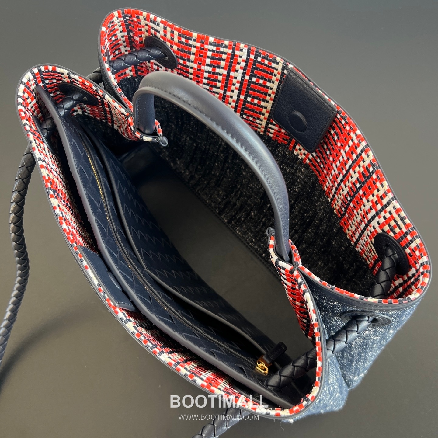 Bottega Veneta Andiamo Tote Terry Denim, Intrecciato Leather Blue Tote Bag 보테가 베네타 안디아모 토트 테리 데님, 인트레치아토 가죽 블루 토트백 35cm 11