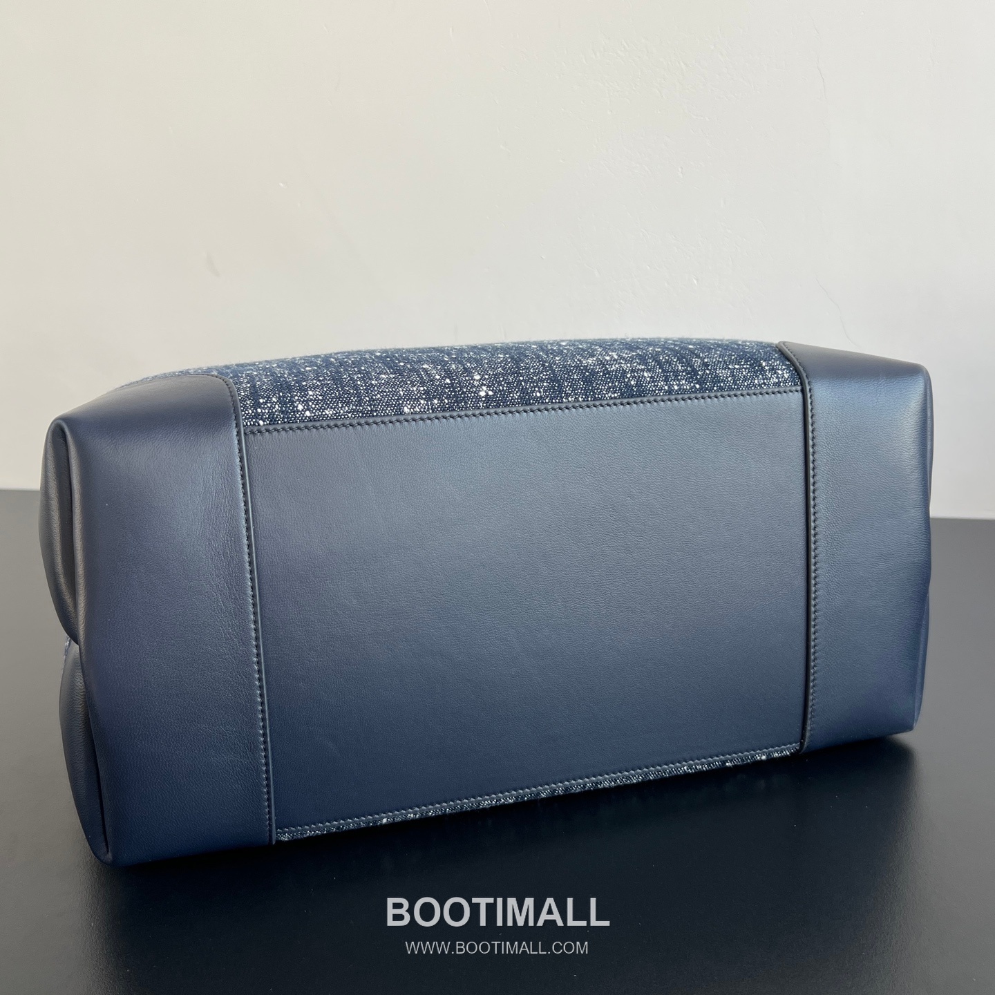 Bottega Veneta Andiamo Tote Terry Denim Blue Tote Bag 보테가 베네타 안디아모 토트 테리 데님 블루 토트백 42cm 7