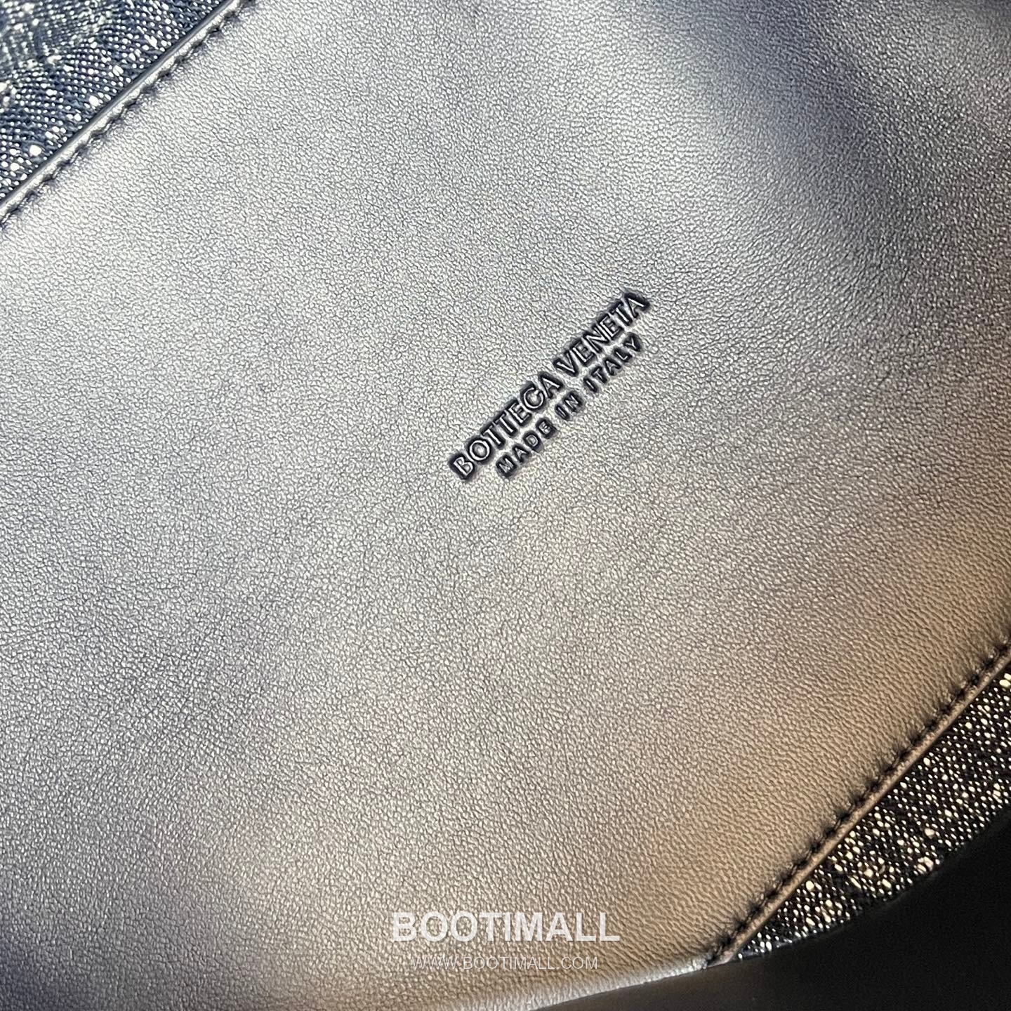 Bottega Veneta Andiamo Tote Terry Denim Blue Tote Bag 보테가 베네타 안디아모 토트 테리 데님 블루 토트백 42cm 12