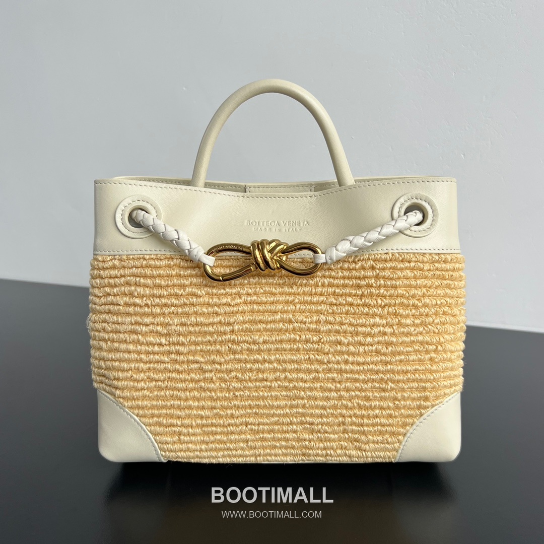 Bottega Veneta Andiamo Bag Nylon Raffia, Lambskin Beige Top Handle Bag 보테가 베네타 안디아모 백 나일론 라피아, 양가죽 베이지 탑핸들백 25×20×10cm 5