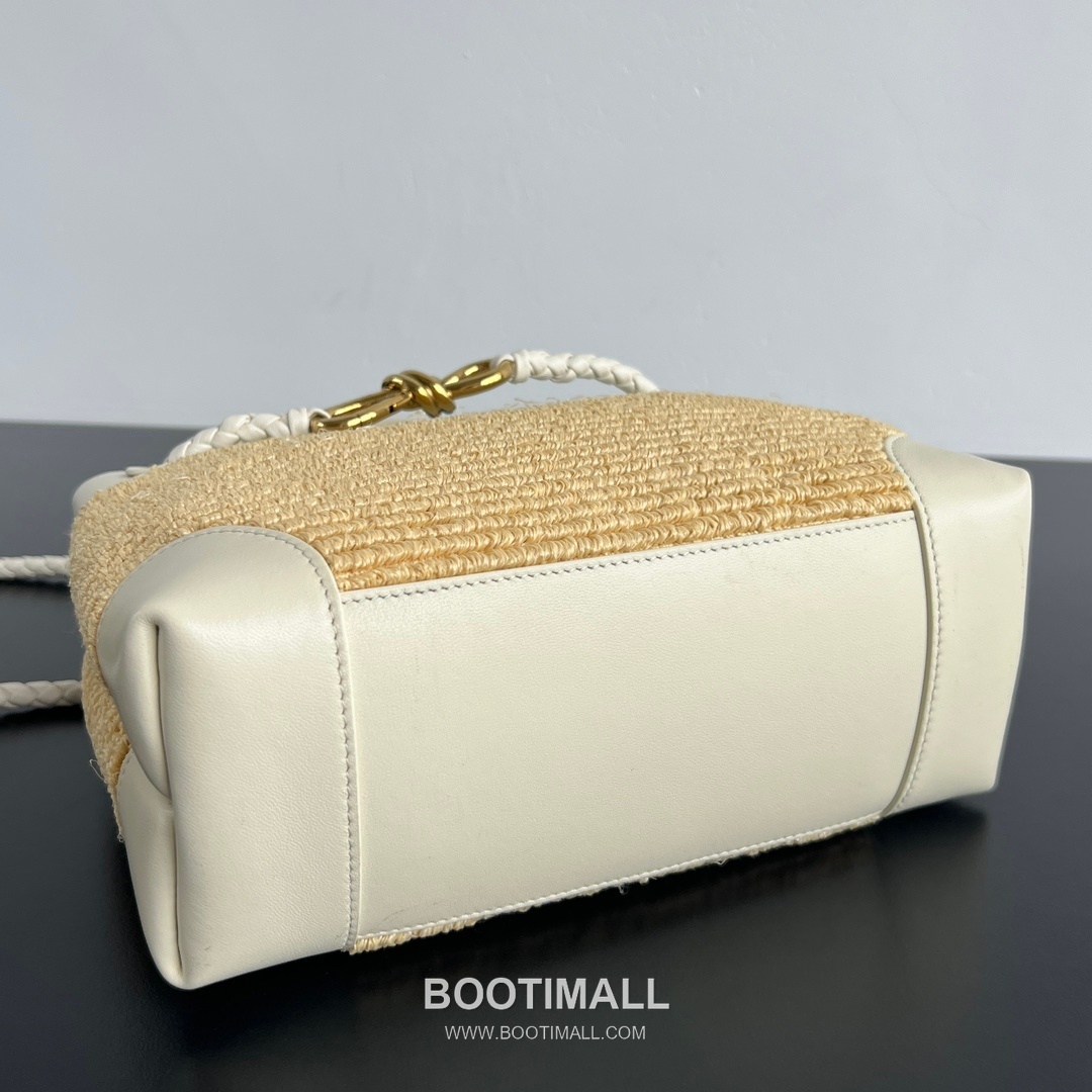 Bottega Veneta Andiamo Bag Nylon Raffia, Lambskin Beige Top Handle Bag 보테가 베네타 안디아모 백 나일론 라피아, 양가죽 베이지 탑핸들백 25×20×10cm 8