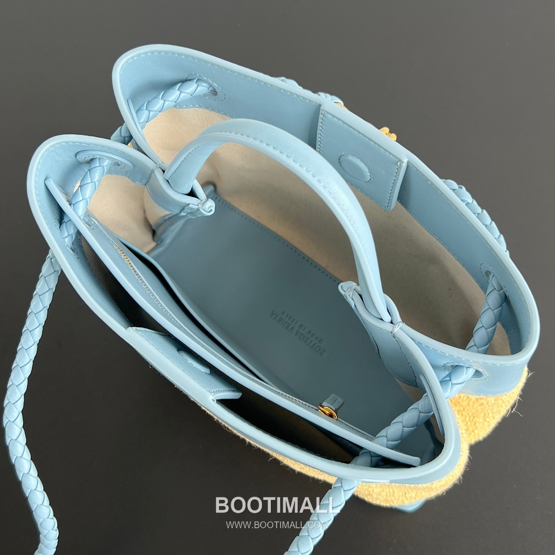 Bottega Veneta Andiamo Bag Nylon Raffia, Lambskin Beige Top Handle Bag 보테가 베네타 안디아모 백 나일론 라피아, 양가죽 베이지 탑핸들백 25cm 10