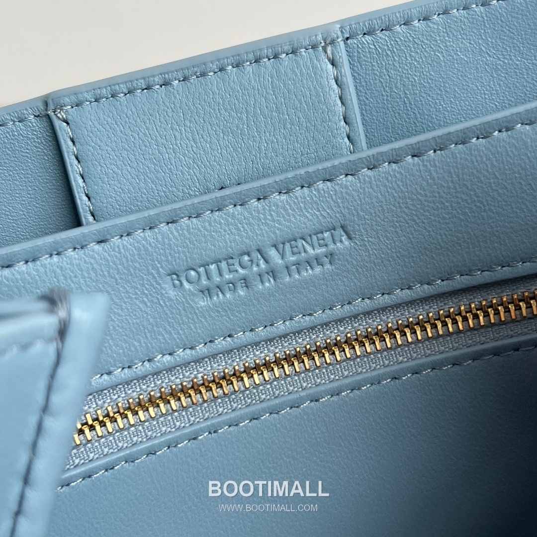 Bottega Veneta Andiamo Bag Nylon Raffia, Lambskin Beige Top Handle Bag 보테가 베네타 안디아모 백 나일론 라피아, 양가죽 베이지 탑핸들백 25cm 12