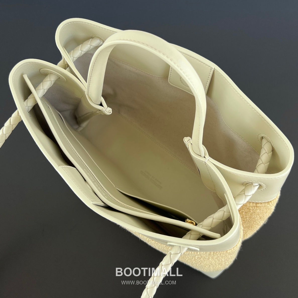 Bottega Veneta Andiamo Tote Nylon Raffia, Lambskin Natural Tote Bag 보테가 베네타 안디아모 토트 나일론 라피아, 램스킨(양가죽) 내추럴 토트백 32×24×12cm 9