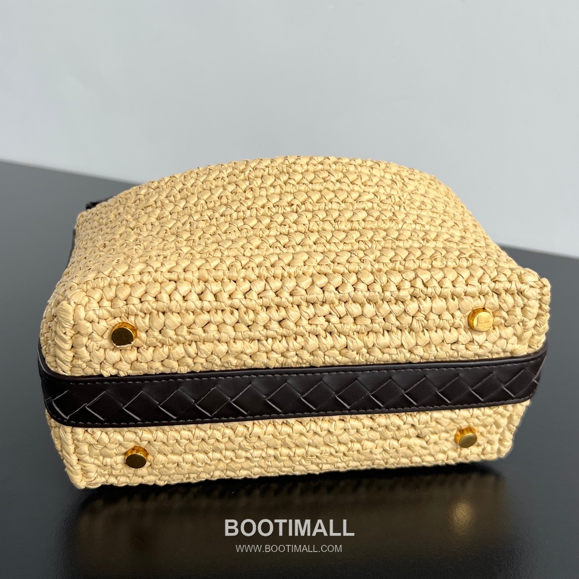 Bottega Veneta Wallace Straw Tote Raffia, Calfskin, Canvas Natural Tote Bag 보테가 베네타 월리스 라피아 토트백 라피아, 송아지가죽, 캔버스 내추럴 20x13x9.5cm 7