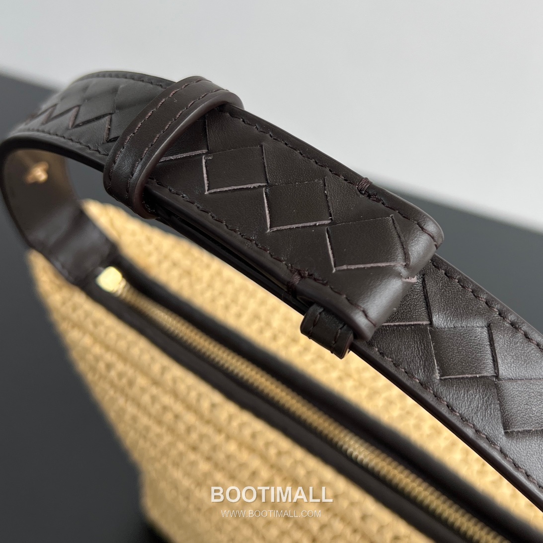 Bottega Veneta Wallace Straw Tote Raffia, Calfskin, Canvas Natural Tote Bag 보테가 베네타 월리스 라피아 토트백 라피아, 송아지가죽, 캔버스 내추럴 20x13x9.5cm 9