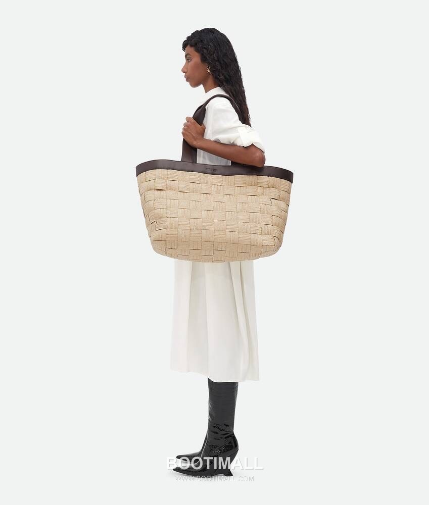 Bottega Veneta Raffia Woven Tote Raffia, Calfskin Beige Tote Bag 보테가 베네타 라피아 위빙 토트 라피아, 카프스킨 베이지 토트백 44cm 4
