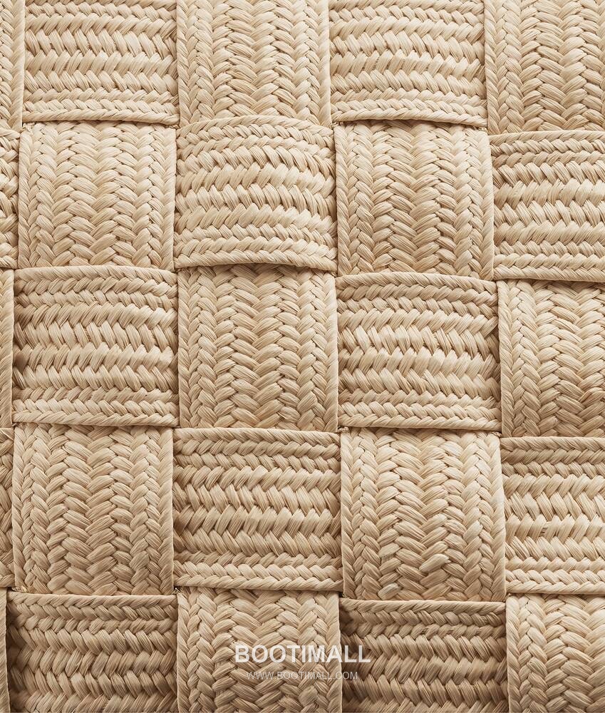 Bottega Veneta Raffia Woven Tote Raffia, Calfskin Beige Tote Bag 보테가 베네타 라피아 위빙 토트 라피아, 카프스킨 베이지 토트백 44cm 9