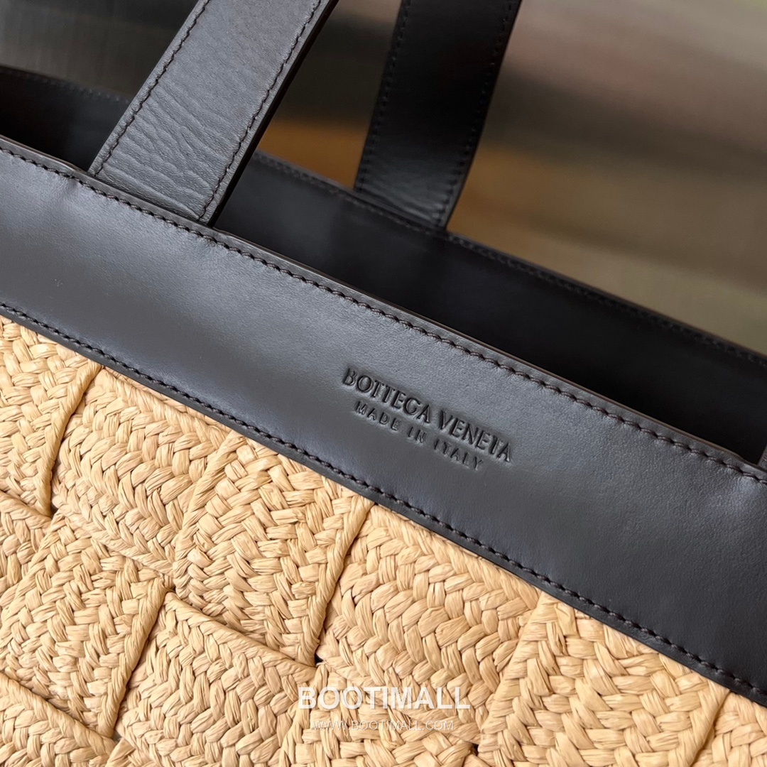 Bottega Veneta Raffia Woven Tote Raffia, Calfskin Beige Tote Bag 보테가 베네타 라피아 위빙 토트 라피아, 카프스킨 베이지 토트백 44cm 16