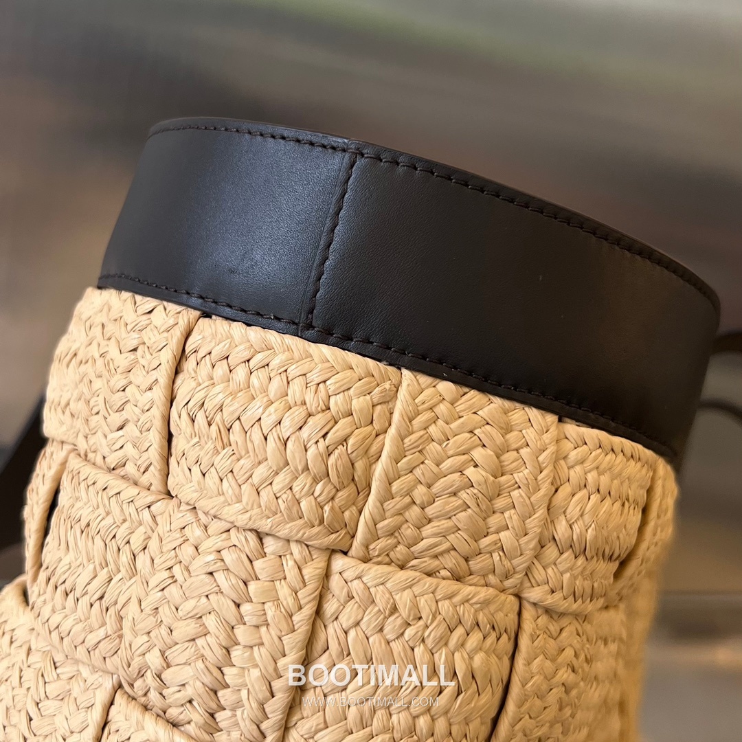 Bottega Veneta Raffia Woven Tote Raffia, Calfskin Beige Tote Bag 보테가 베네타 라피아 위빙 토트 라피아, 카프스킨 베이지 토트백 44cm 19