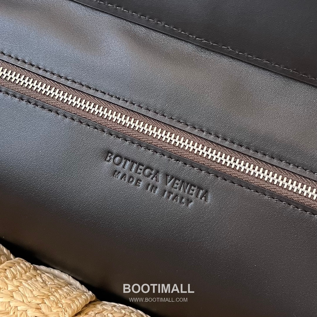 Bottega Veneta Raffia Woven Tote Raffia, Calfskin Beige Tote Bag 보테가 베네타 라피아 위빙 토트 라피아, 카프스킨 베이지 토트백 44cm 20