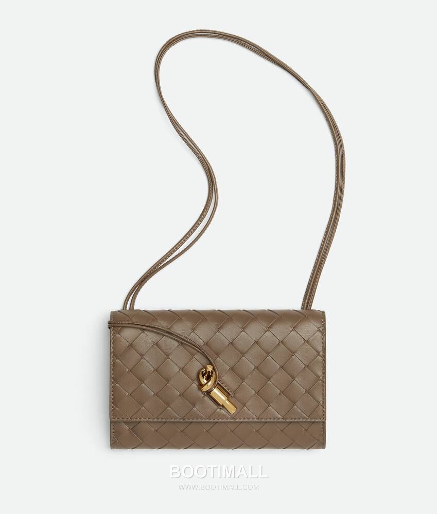 Bottega Veneta Andiamo Envelope Intrecciato Lambskin White Crossbody Bag 보테가 베네타 안디아모 엔벨로프 인트레치아토 램스킨 화이트 크로스백 19cm 1