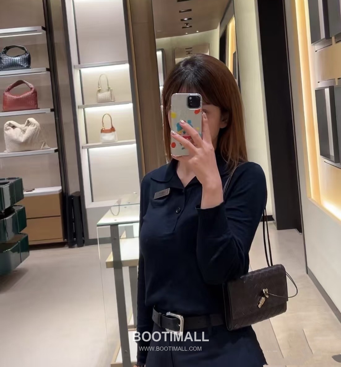 Bottega Veneta Andiamo Envelope Intrecciato Lambskin White Crossbody Bag 보테가 베네타 안디아모 엔벨로프 인트레치아토 램스킨 화이트 크로스백 19cm 3