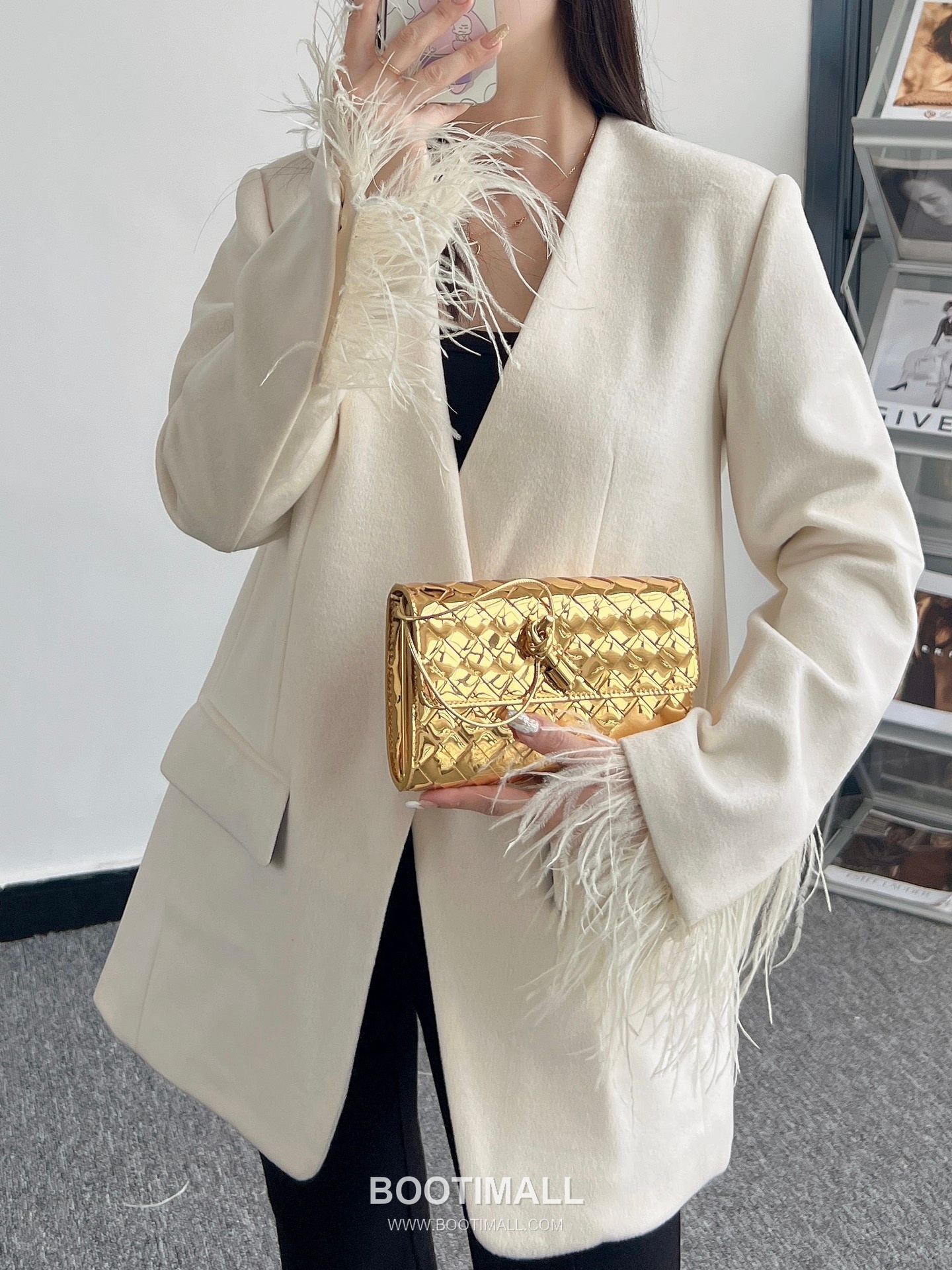 Bottega Veneta Andiamo Flap Wallet Intrecciato Leather Gold Long Wallet 보테가 베네타 안디아모 플랩 장지갑 인트레치아토 레더 골드 19cm 1