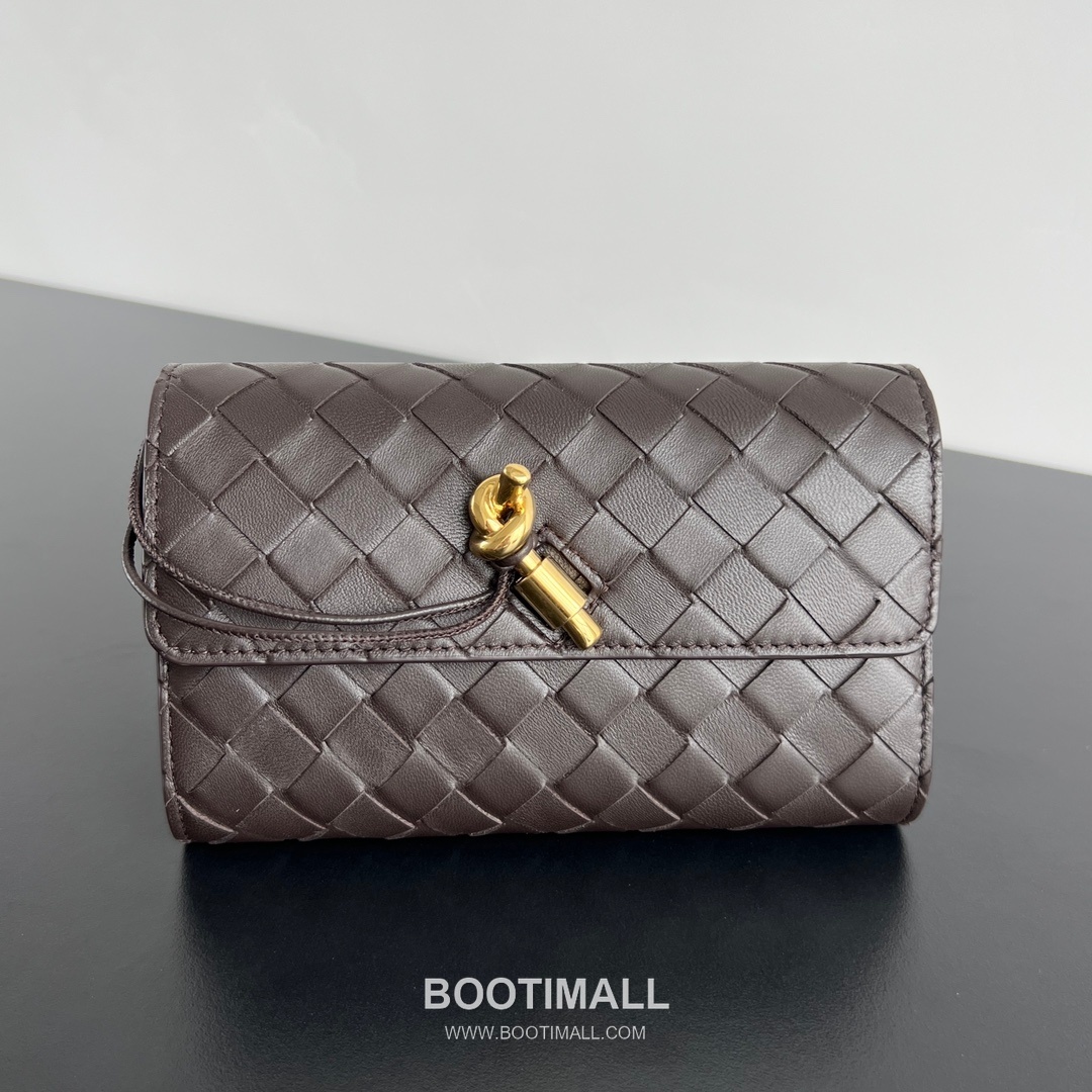 Bottega Veneta Andiamo Flap Wallet Intrecciato Leather Gold Long Wallet 보테가 베네타 안디아모 플랩 장지갑 인트레치아토 레더 골드 19cm 1