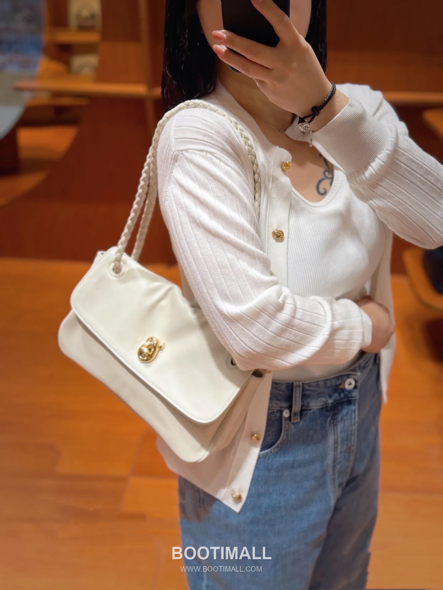 Bottega Veneta Madison Shoulder Bag Smooth Lambskin Black 보테가 베네타 매디슨 숄더백 스무스 램스킨 블랙 27cm 2