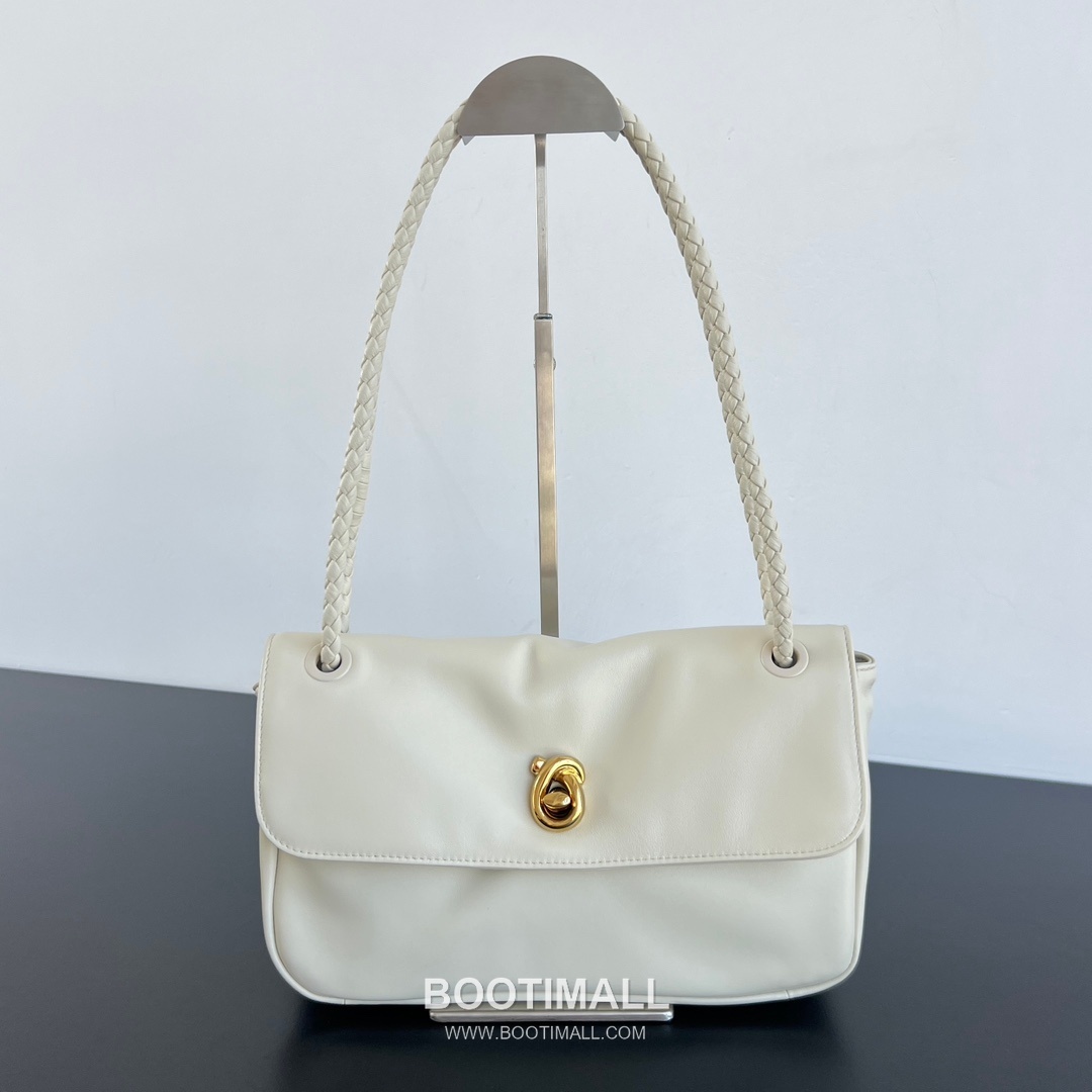 Bottega Veneta Madison Shoulder Bag Smooth Lambskin Black 보테가 베네타 매디슨 숄더백 스무스 램스킨 블랙 27cm 5