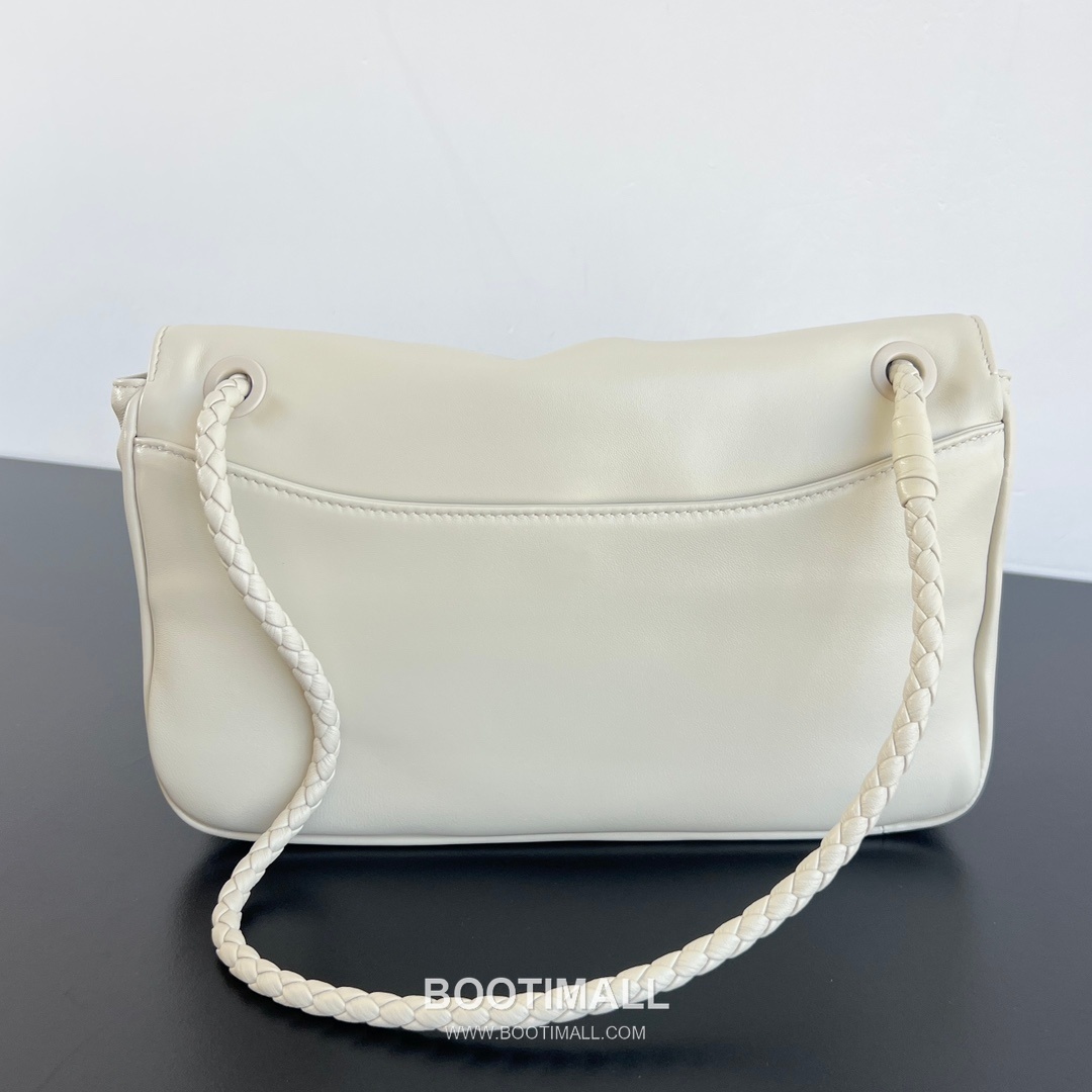 Bottega Veneta Madison Shoulder Bag Smooth Lambskin Black 보테가 베네타 매디슨 숄더백 스무스 램스킨 블랙 27cm 7