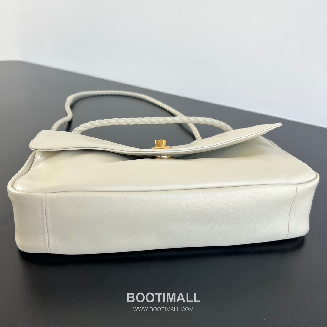 Bottega Veneta Madison Shoulder Bag Smooth Lambskin Black 보테가 베네타 매디슨 숄더백 스무스 램스킨 블랙 27cm 8