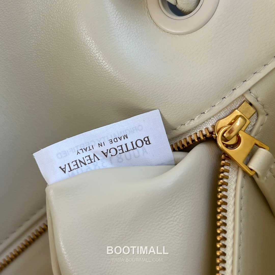 Bottega Veneta Madison Shoulder Bag Smooth Lambskin Black 보테가 베네타 매디슨 숄더백 스무스 램스킨 블랙 27cm 13