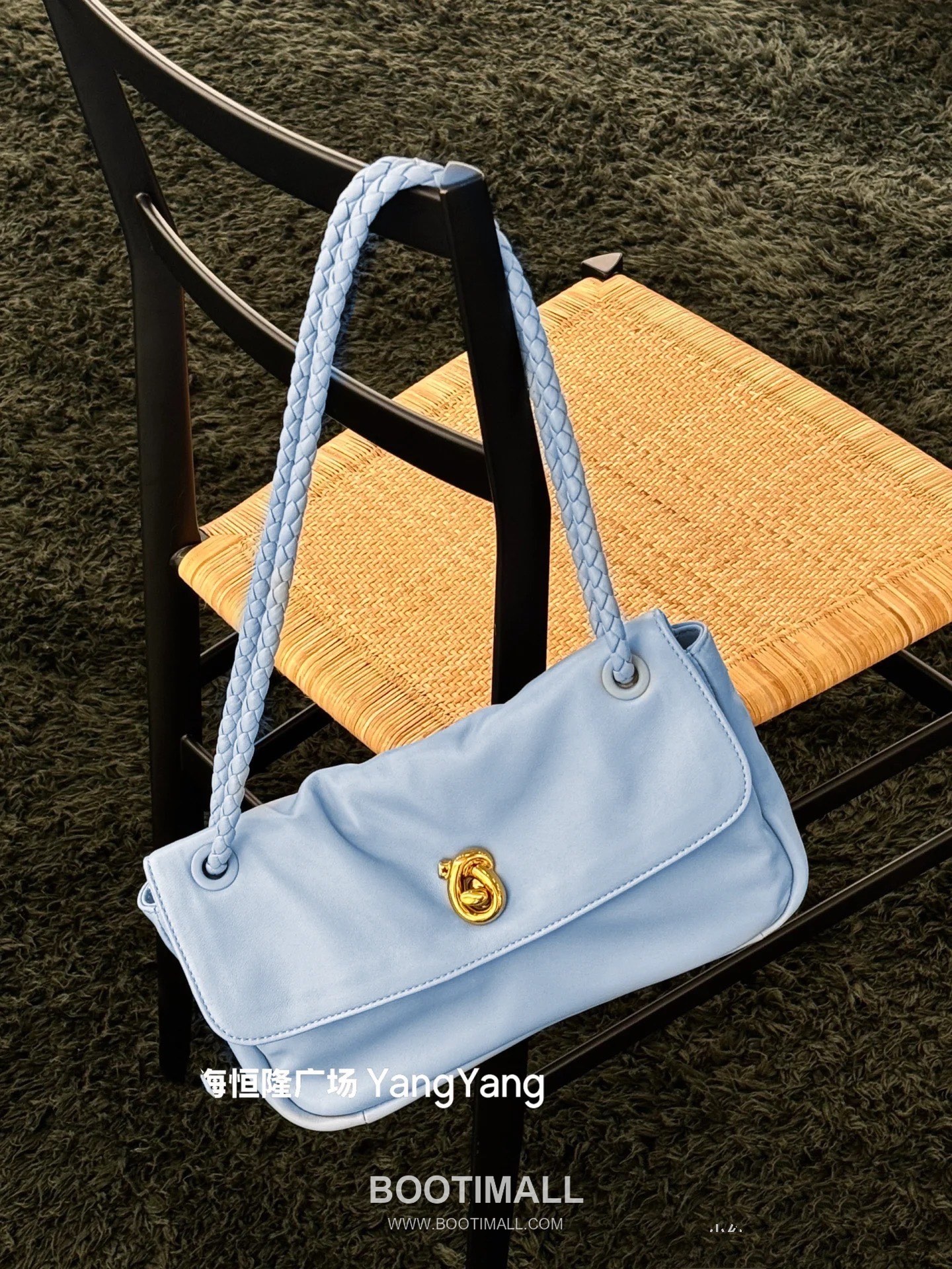 Bottega Veneta Madison Shoulder Bag Smooth Lambskin Black 보테가 베네타 매디슨 숄더백 스무스 램스킨 블랙 27cm 2