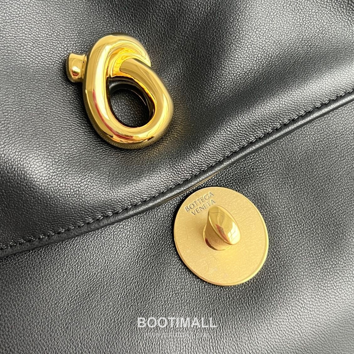 Bottega Veneta Madison Shoulder Bag Smooth Lambskin Black 보테가 베네타 매디슨 숄더백 스무스 램스킨 블랙 27cm 12