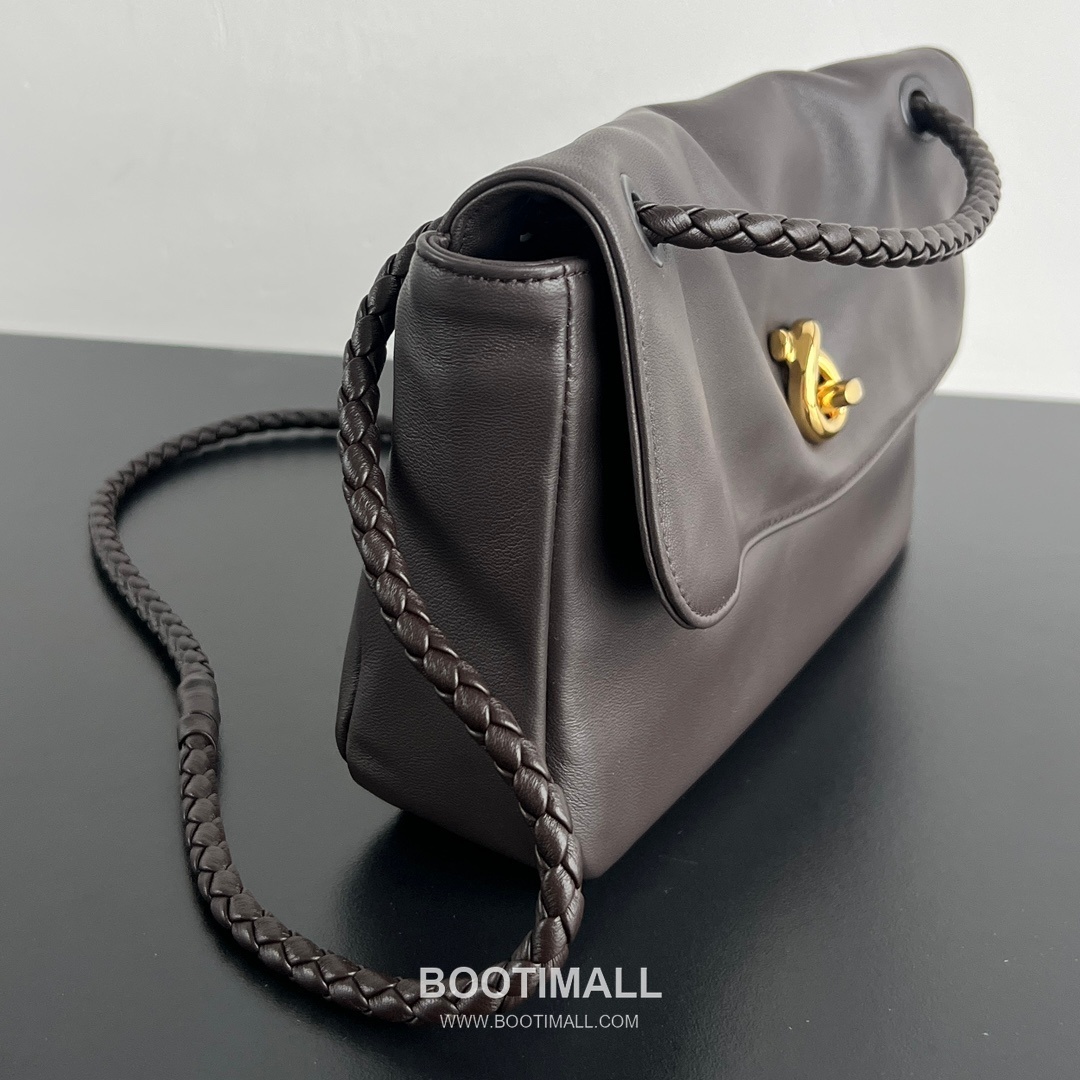 Bottega Veneta Madison Shoulder Bag Smooth Lambskin Black 보테가 베네타 매디슨 숄더백 스무스 램스킨 블랙 27cm 5