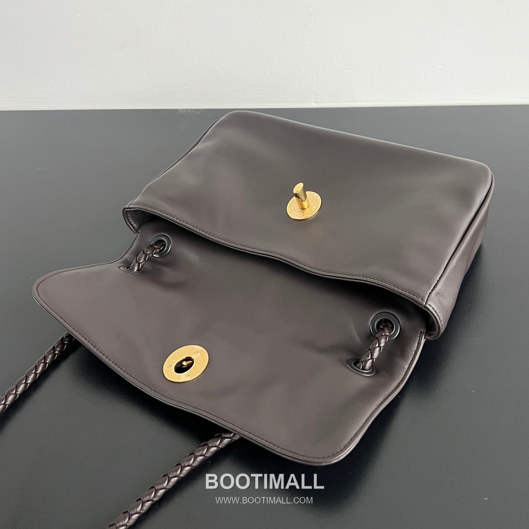 Bottega Veneta Madison Shoulder Bag Smooth Lambskin Black 보테가 베네타 매디슨 숄더백 스무스 램스킨 블랙 27cm 9