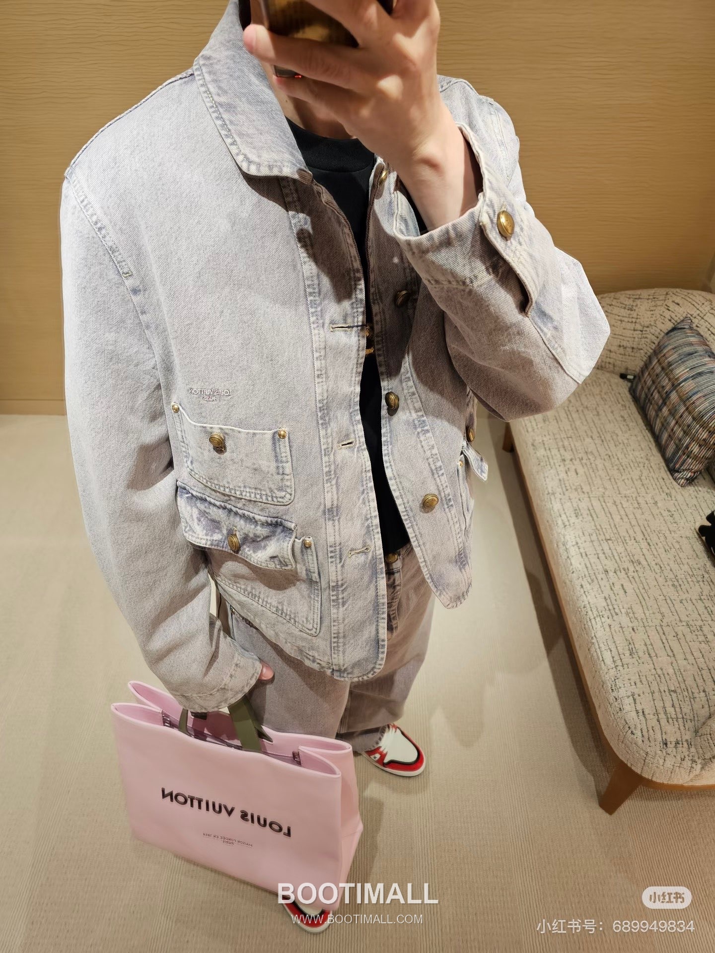 Amiri Denim Workwear Jacket Cotton Bleached Denim 블랙 스터드 데님 워크웨어 자켓 코튼 브리치드 데님 1