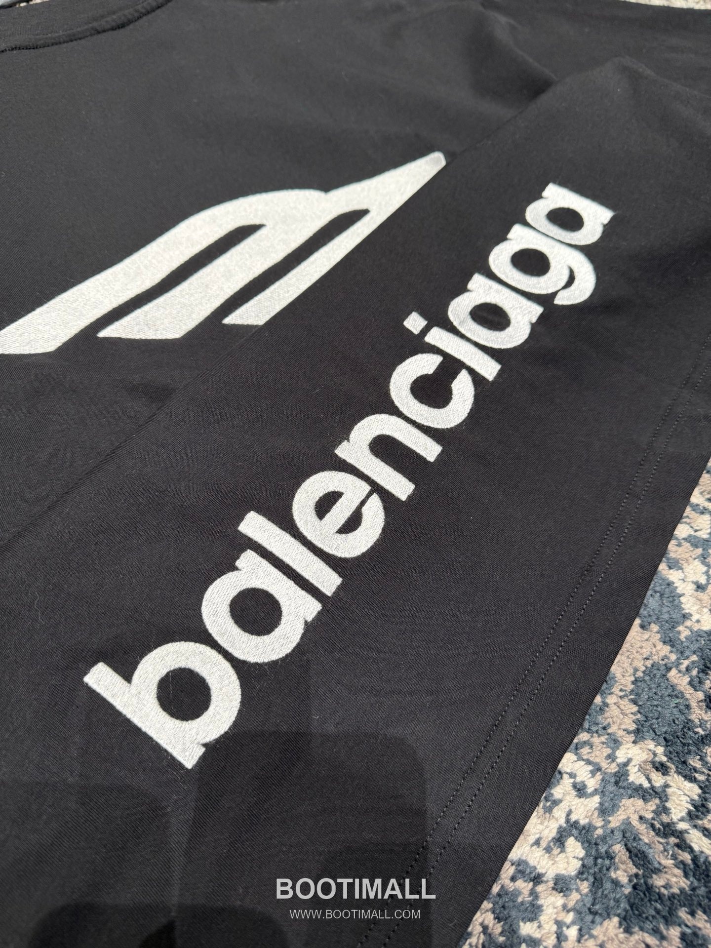 Balenciaga 3M Embroidered T-Shirt Cotton Black 발렌시아가 3M 자수 티셔츠 코튼 블랙 13