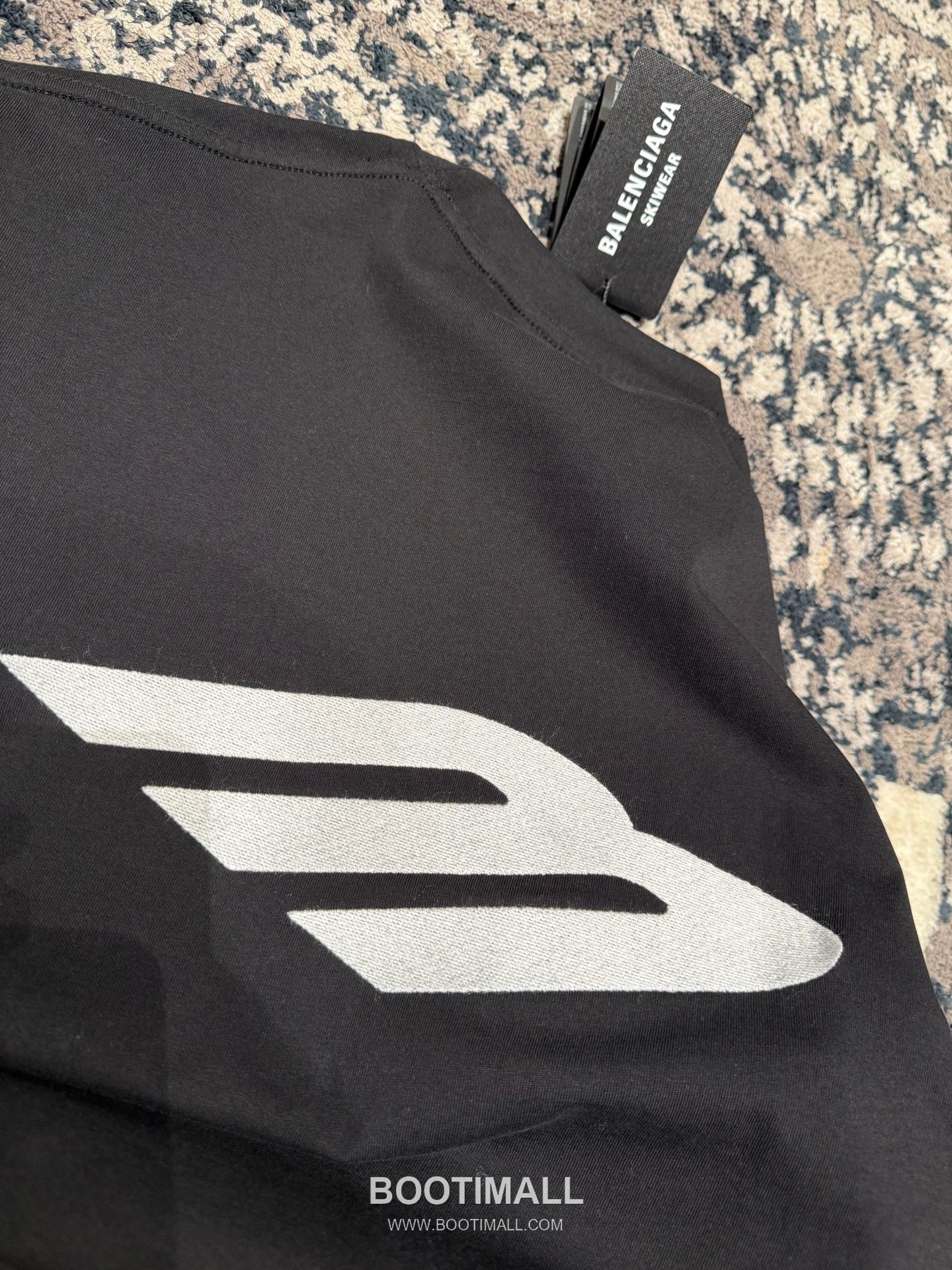 Balenciaga 3M Embroidered T-Shirt Cotton Black 발렌시아가 3M 자수 티셔츠 코튼 블랙 14