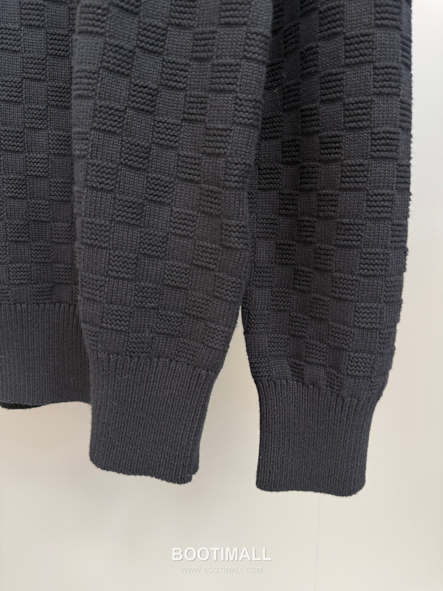 Louis Vuitton Damier Half-Zip Sweater Black 루이비통 다미에 하프집 스웨터 블랙 9