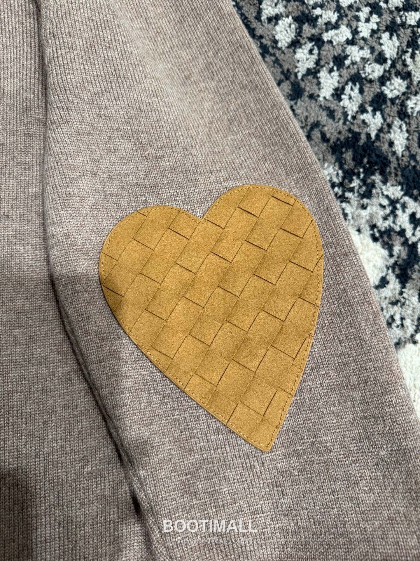 Bottega Veneta Cashmere Cardigan Cashmere, Suede Leather Trim Black 보테가 베네타 캐시미어 가디건 캐시미어, 스웨이드 가죽 트리밍 블랙 7