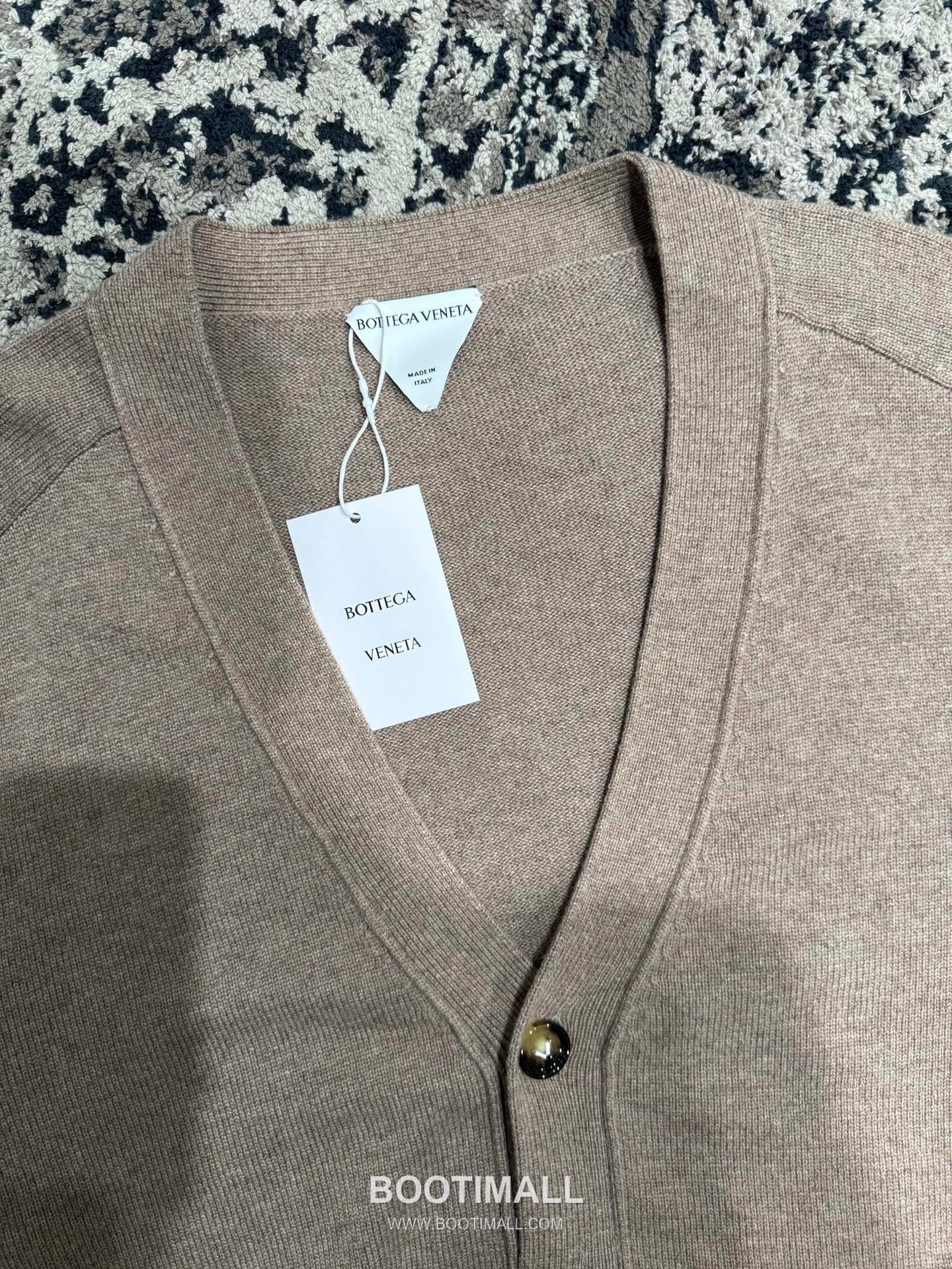 Bottega Veneta Cashmere Cardigan Cashmere, Suede Leather Trim Black 보테가 베네타 캐시미어 가디건 캐시미어, 스웨이드 가죽 트리밍 블랙 11