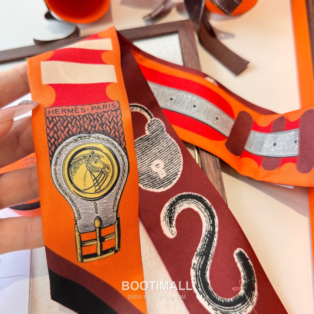 Hermes Twilly Silk Scarf Twill Silk Black 에르메스 트윌리 실크 스카프 실크 트윌 블랙 120cm 4