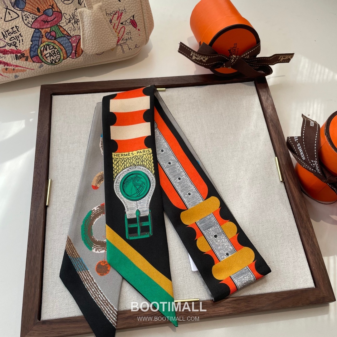 Hermes Twilly Silk Scarf Twill Silk Black 에르메스 트윌리 실크 스카프 실크 트윌 블랙 120cm 3