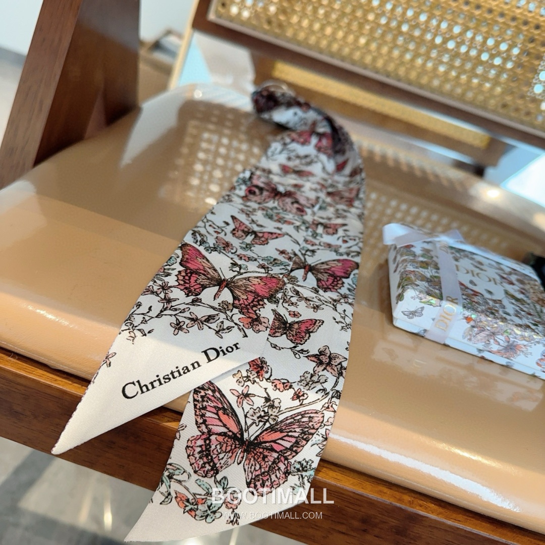 Hermes Mitzah Silk Scarf Mulberry Silk Twill White Twilly Scarf 에르메스 미차 실크 스카프 멀버리 실크 트윌 화이트 트윌리 스카프 100cm 5