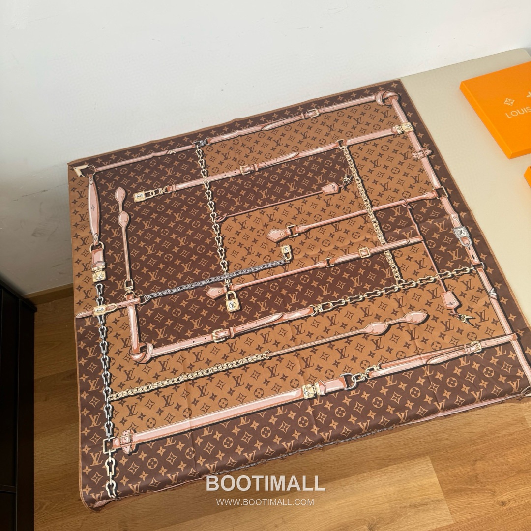 Louis Vuitton Monogram Square Scarf Twill Silk Black Belt 루이비통 모노그램 스퀘어 스카프 트윌 실크 블랙 벨트 1