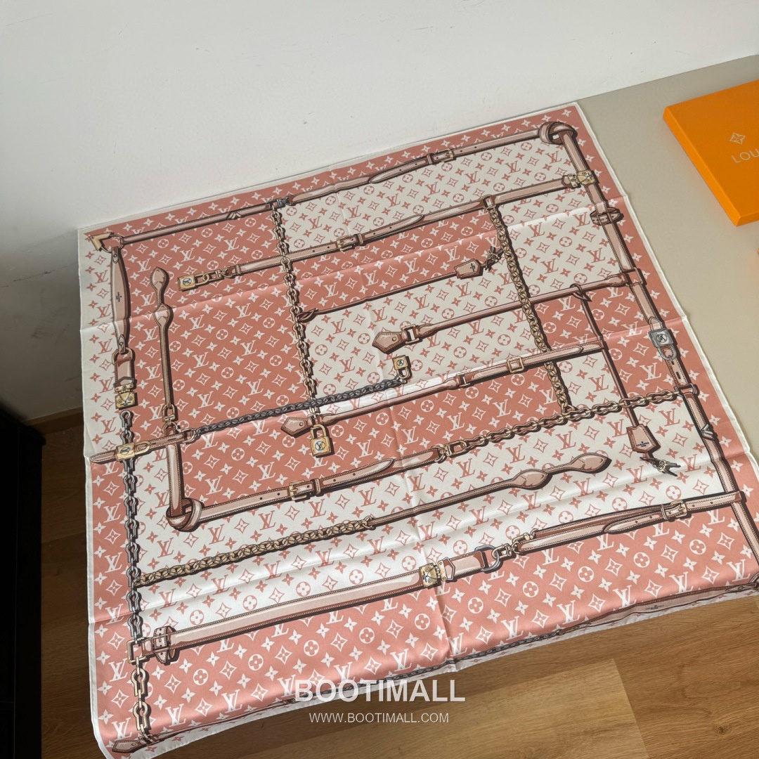 Louis Vuitton Monogram Square Scarf Twill Silk Black Belt 루이비통 모노그램 스퀘어 스카프 트윌 실크 블랙 벨트 1