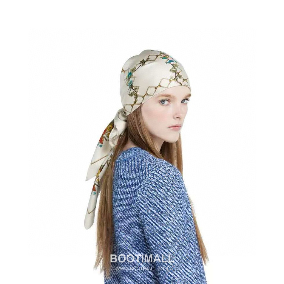 Gucci Animal Floral Print Silk Twill Multicolor Scarf 구찌 애니멀 플로럴 프린트 실크 트윌 멀티컬러 스카프 90×90cm 3