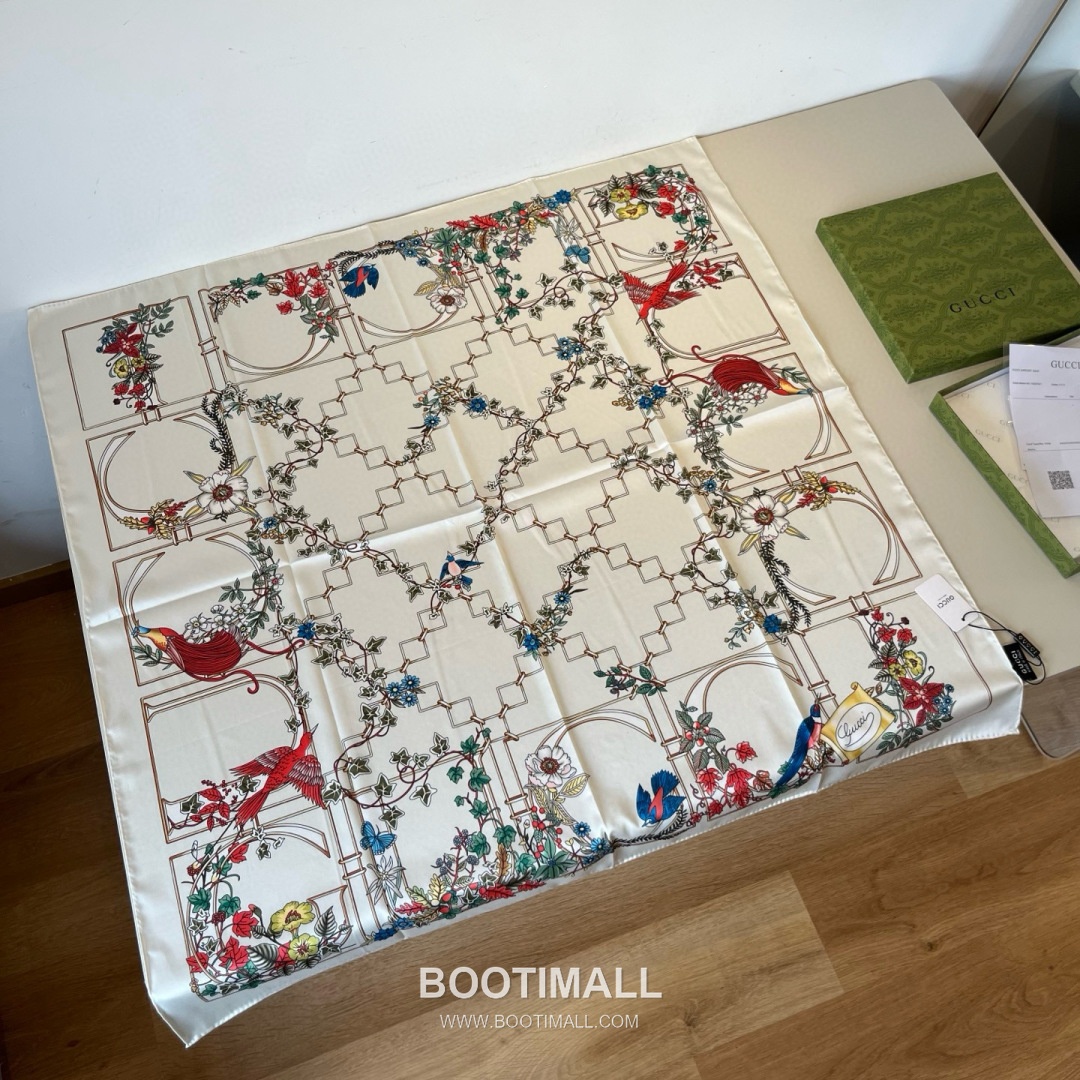 Gucci Animal Floral Print Silk Twill Multicolor Scarf 구찌 애니멀 플로럴 프린트 실크 트윌 멀티컬러 스카프 90×90cm 4