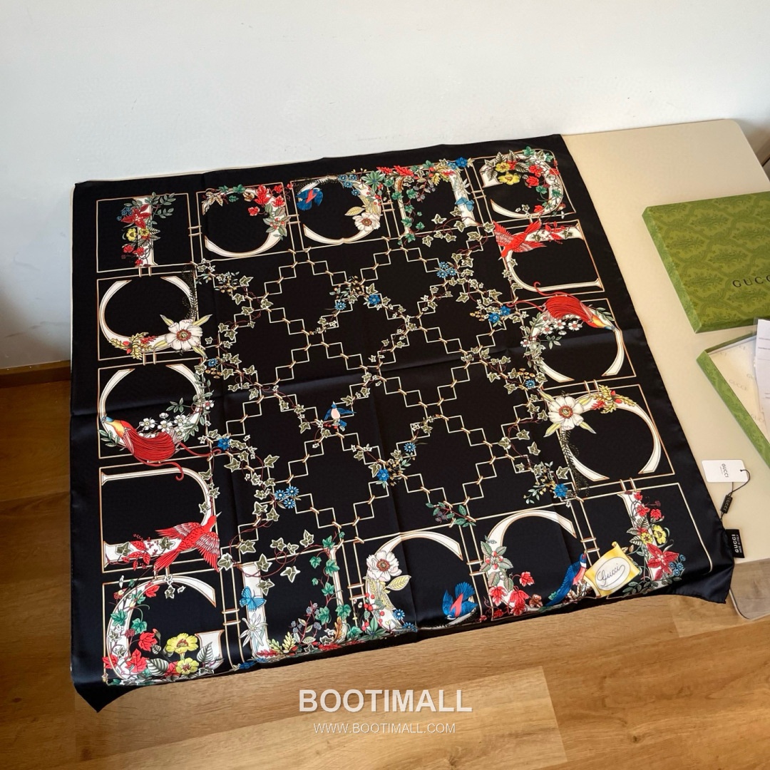 Gucci Animal Floral Print Silk Twill Multicolor Scarf 구찌 애니멀 플로럴 프린트 실크 트윌 멀티컬러 스카프 90cm 3